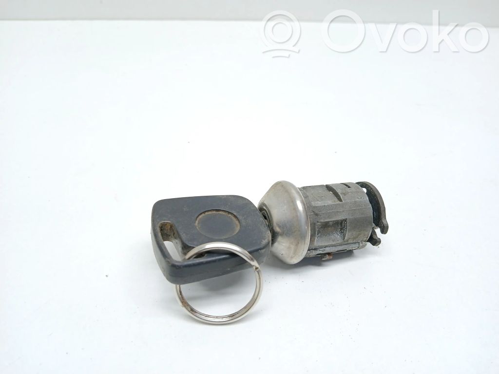 Užvedimo spynelė   M179A
