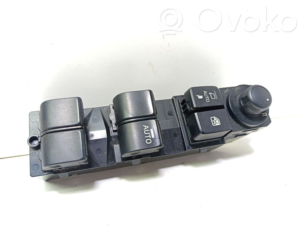 Mazda CX-3 Electric window control switch 