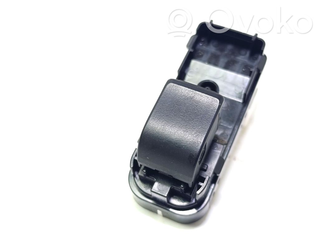 Mazda CX-3 Electric window control switch 