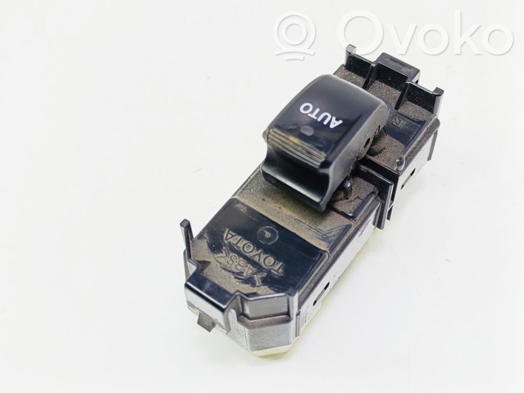 Toyota Avensis Verso Electric window control switch 