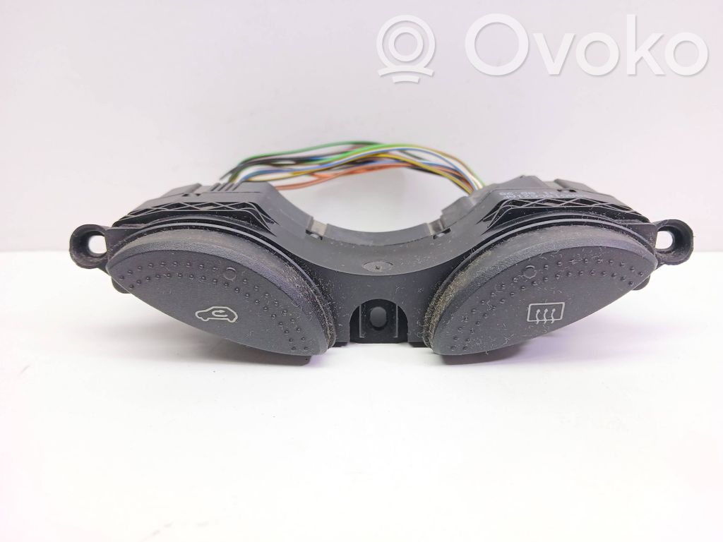 Ford Focus Windscreen/window heater switch 
