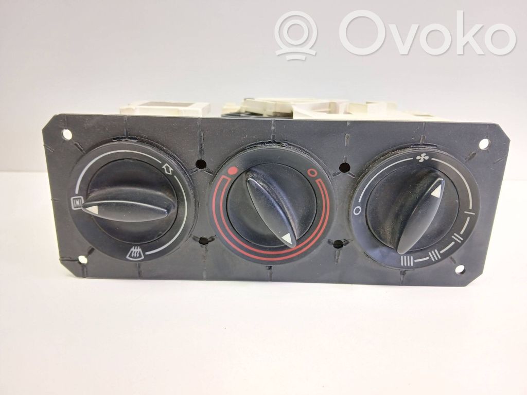 Audi A4 S4 B5 8D Climate control unit 