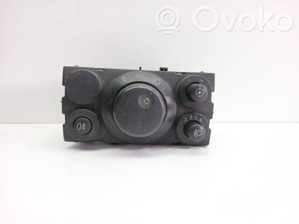 Opel Astra H Light switch 