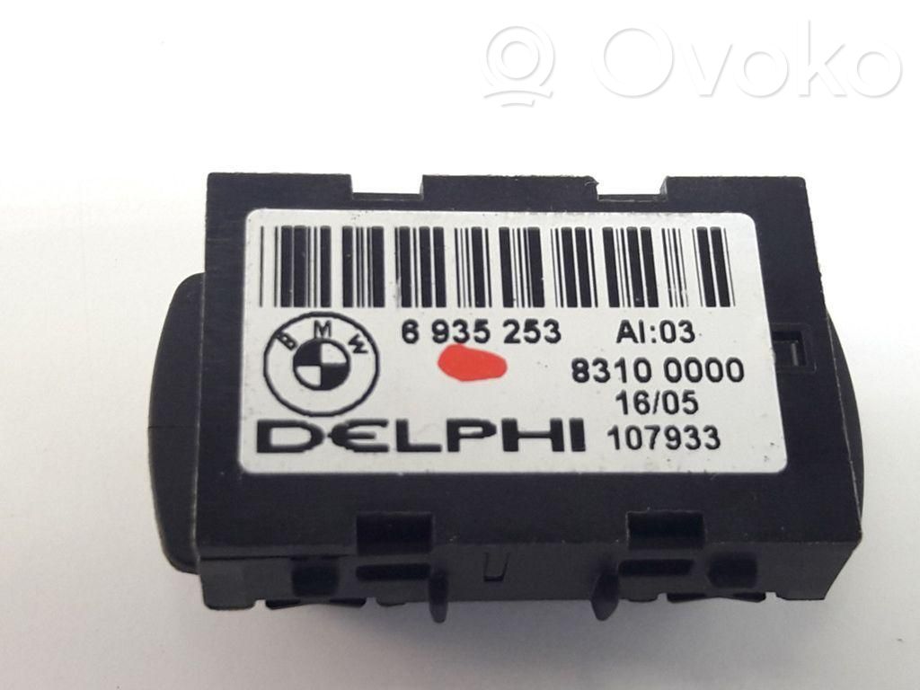 Seat control switch   6935253