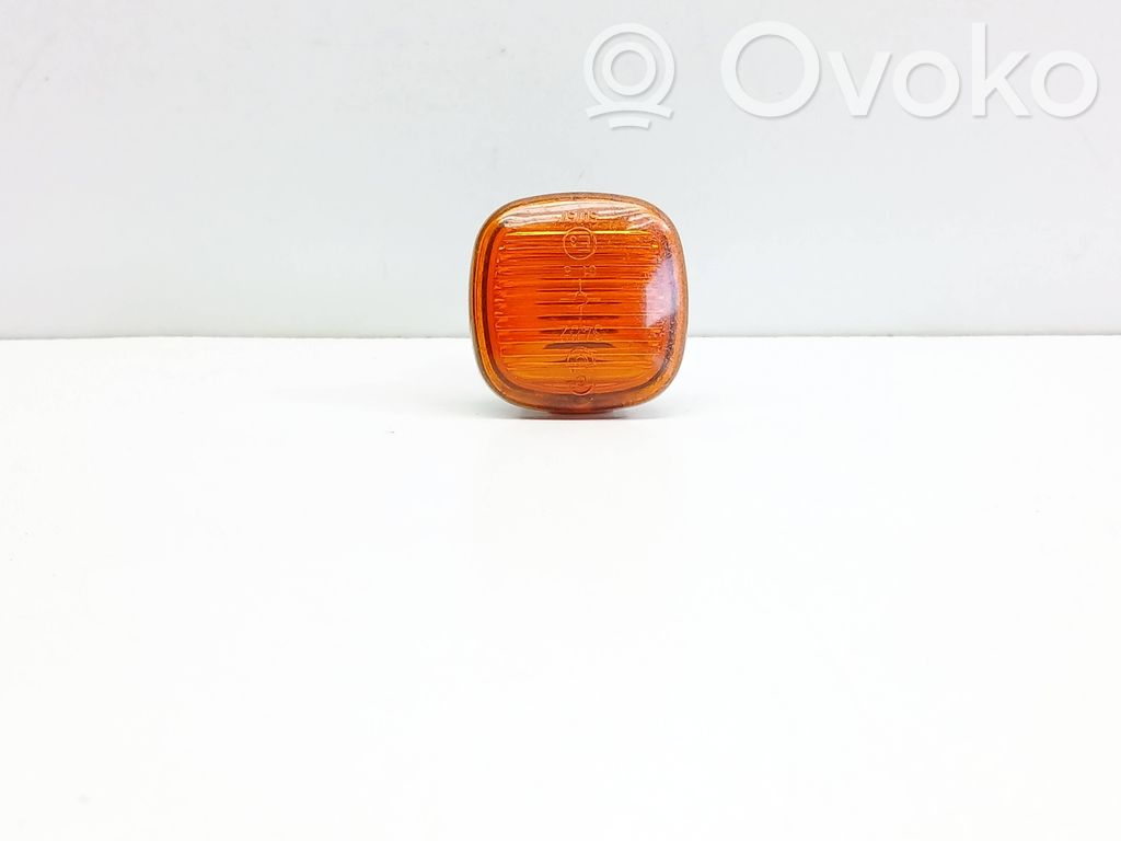 Audi A4 S4 B5 8D Front fender indicator light 