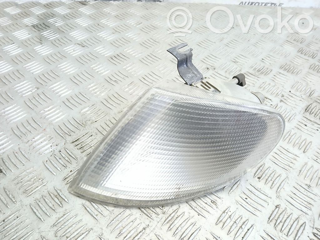 Ford Galaxy Front indicator light 