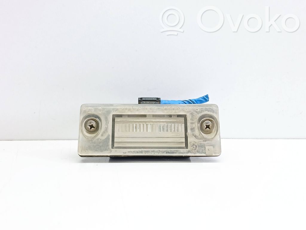 Lampa oświetlenia tylnej tablicy rejestracyjnej   8D5827631