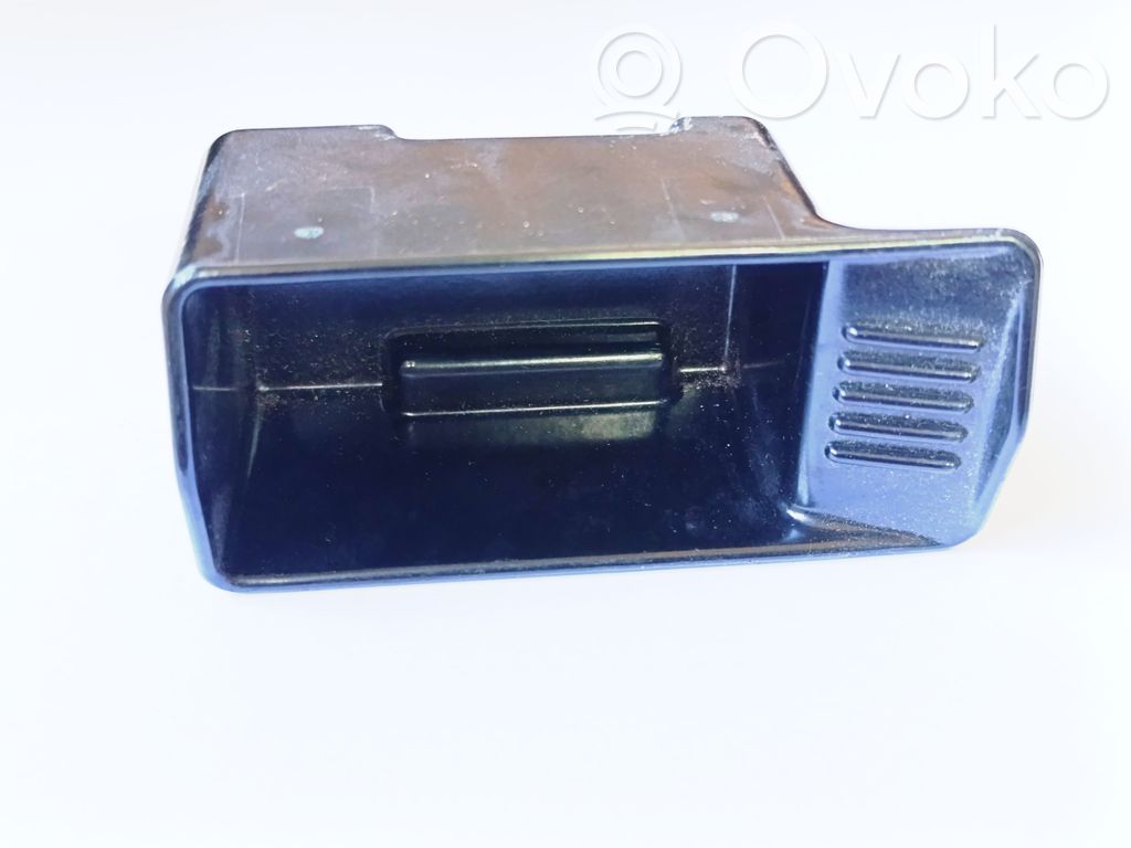BMW 5 E39 Cita veida salona detaļa 