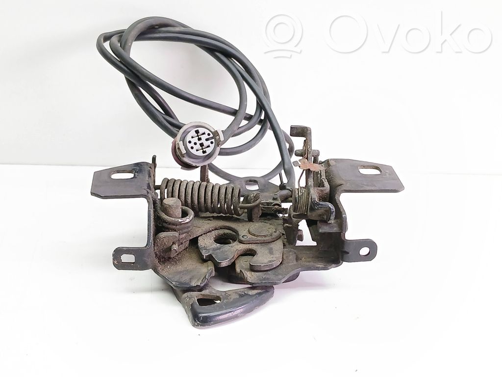Volkswagen PASSAT B5 Serrure de capot 