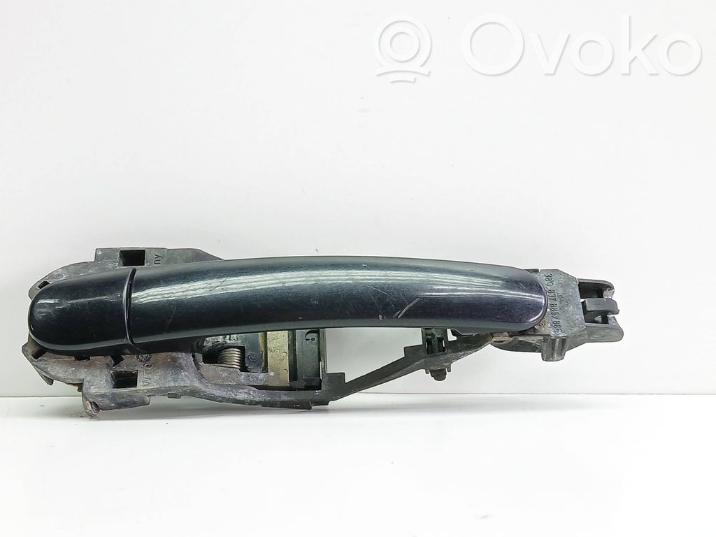 Volkswagen PASSAT B5 Manecilla externa puerta delantera 