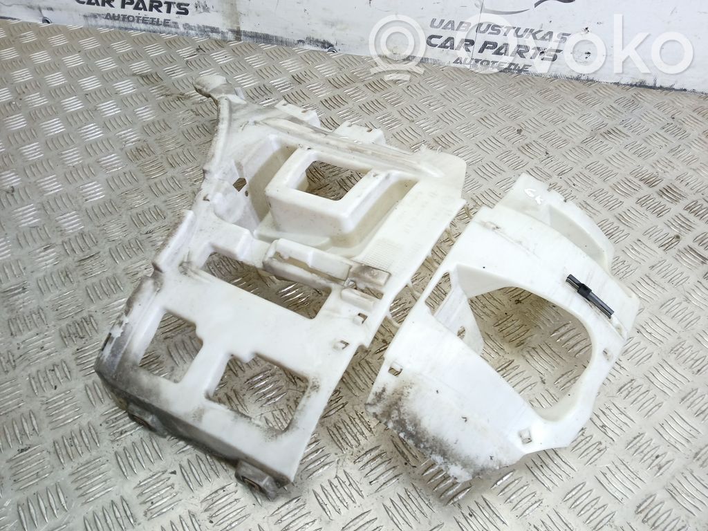 BMW 1 E82 E88 Takapuskurin kannake 