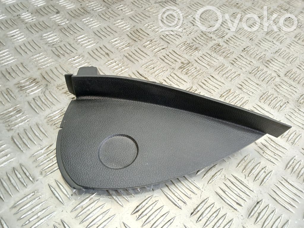 BMW 1 E82 E88 Panelės apdailos skydas (šoninis) 