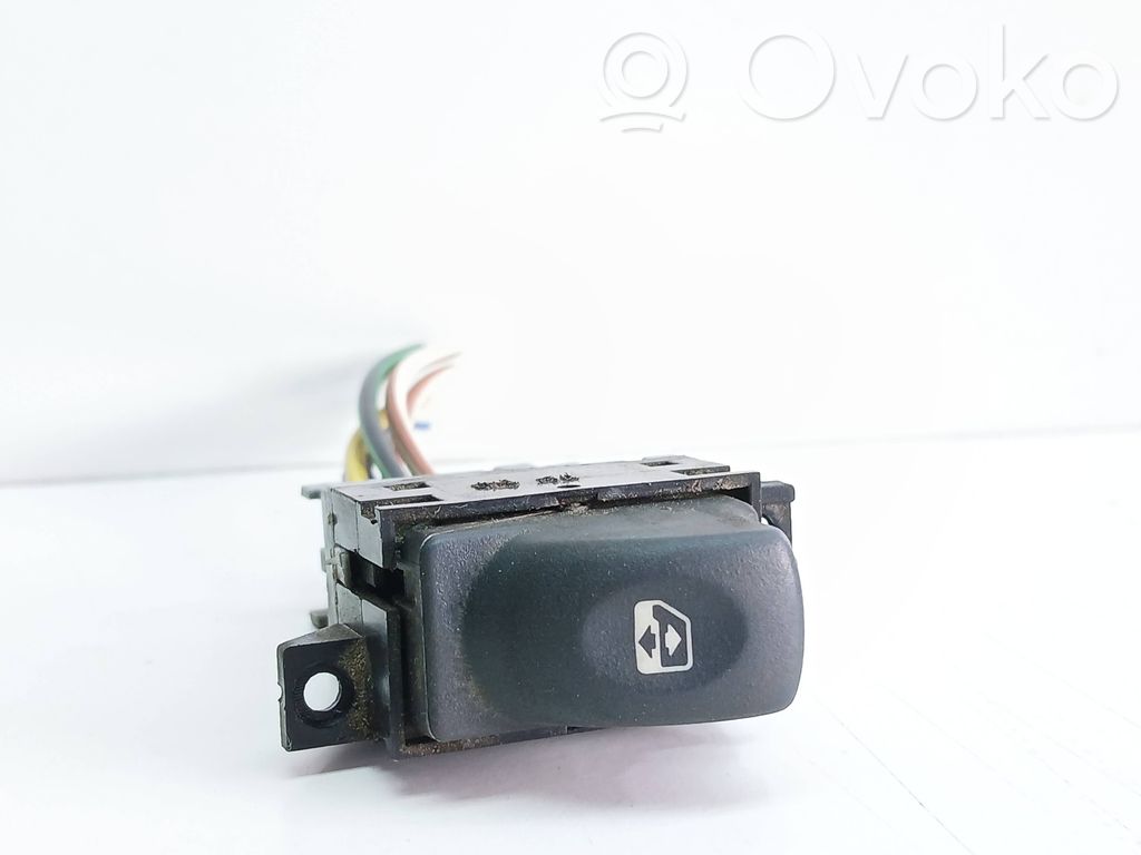 Renault Laguna I Electric window control switch 