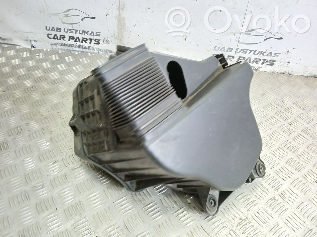 BMW 1 E82 E88 Air filter box 