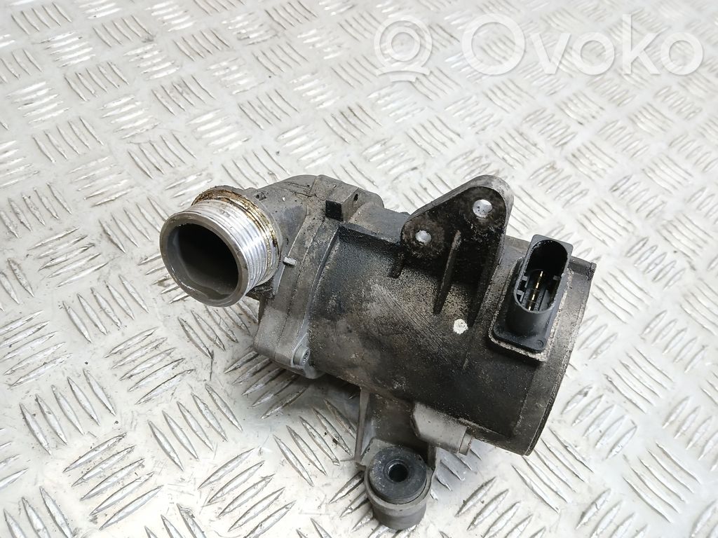 Vesipumppu   7586928