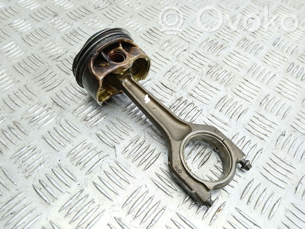 BMW 1 E82 E88 Piston cu bielă