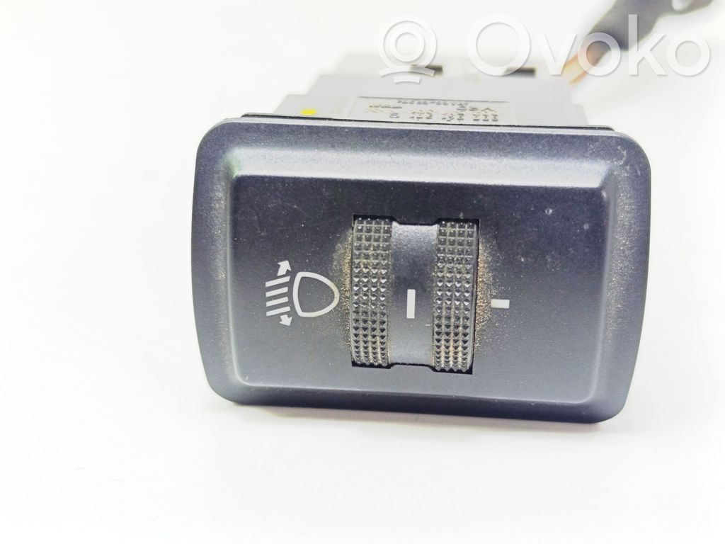 Headlight level height control switch   8D0941301B