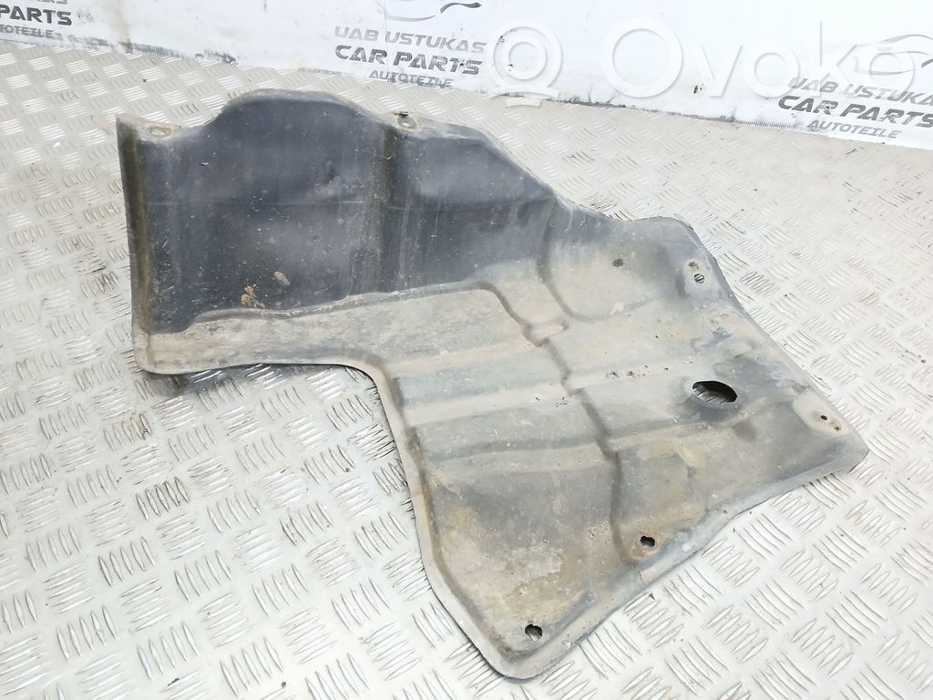 Toyota Corolla E90 Protecție inferioară motor 
