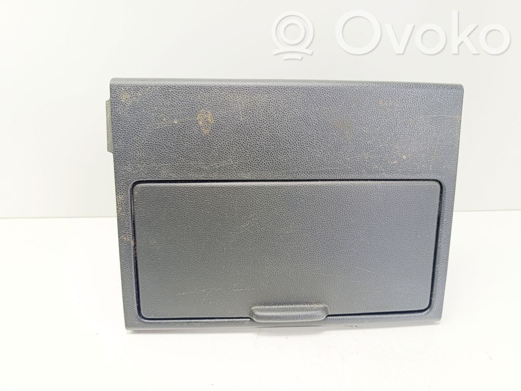 Mazda 5 Cup holder front 