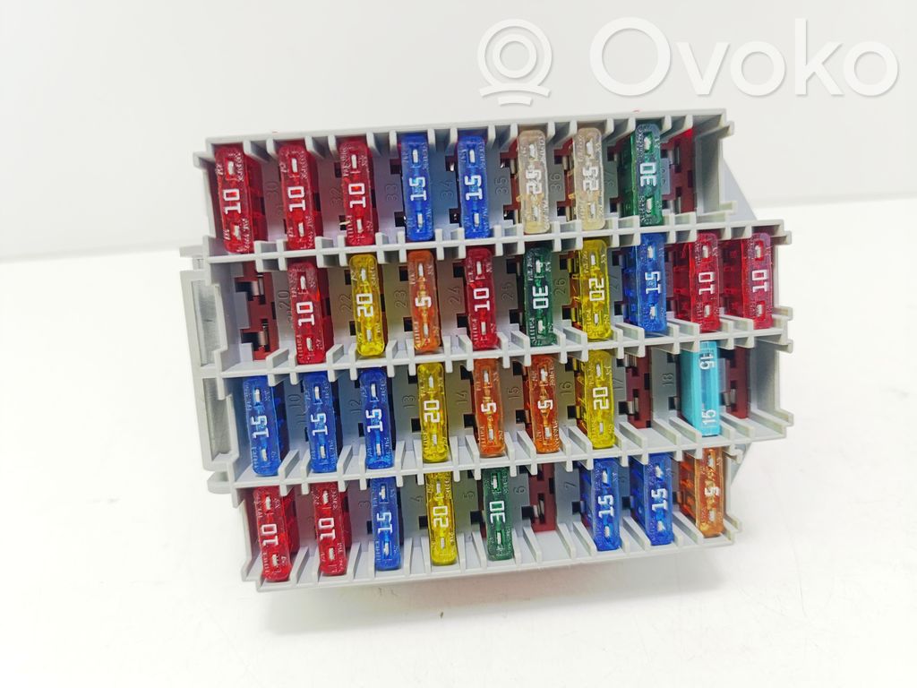 Volvo XC70 Fuse module 