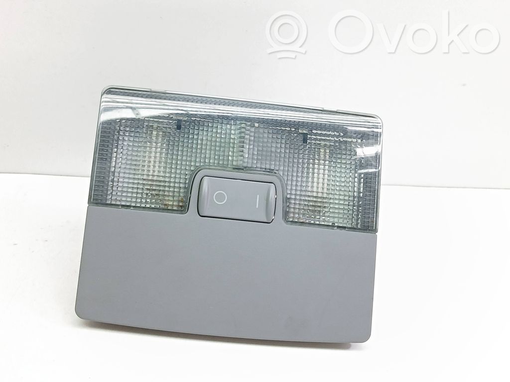 Luz del asiento delantero   4B0947105