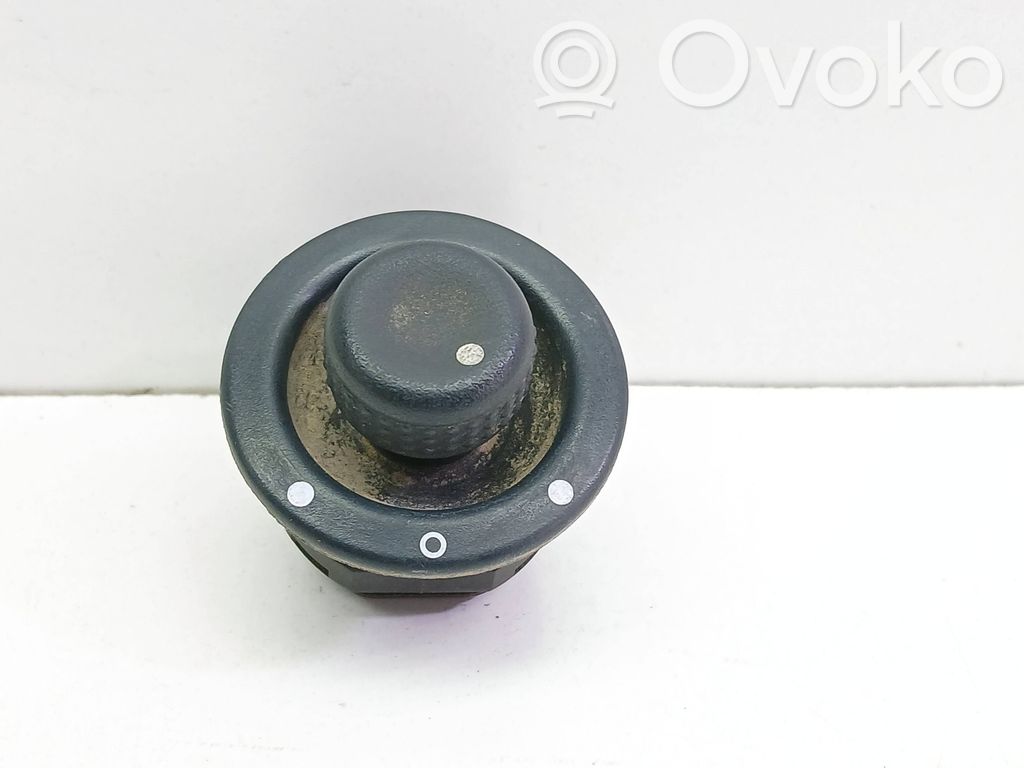 Renault Scenic I Wing mirror switch 