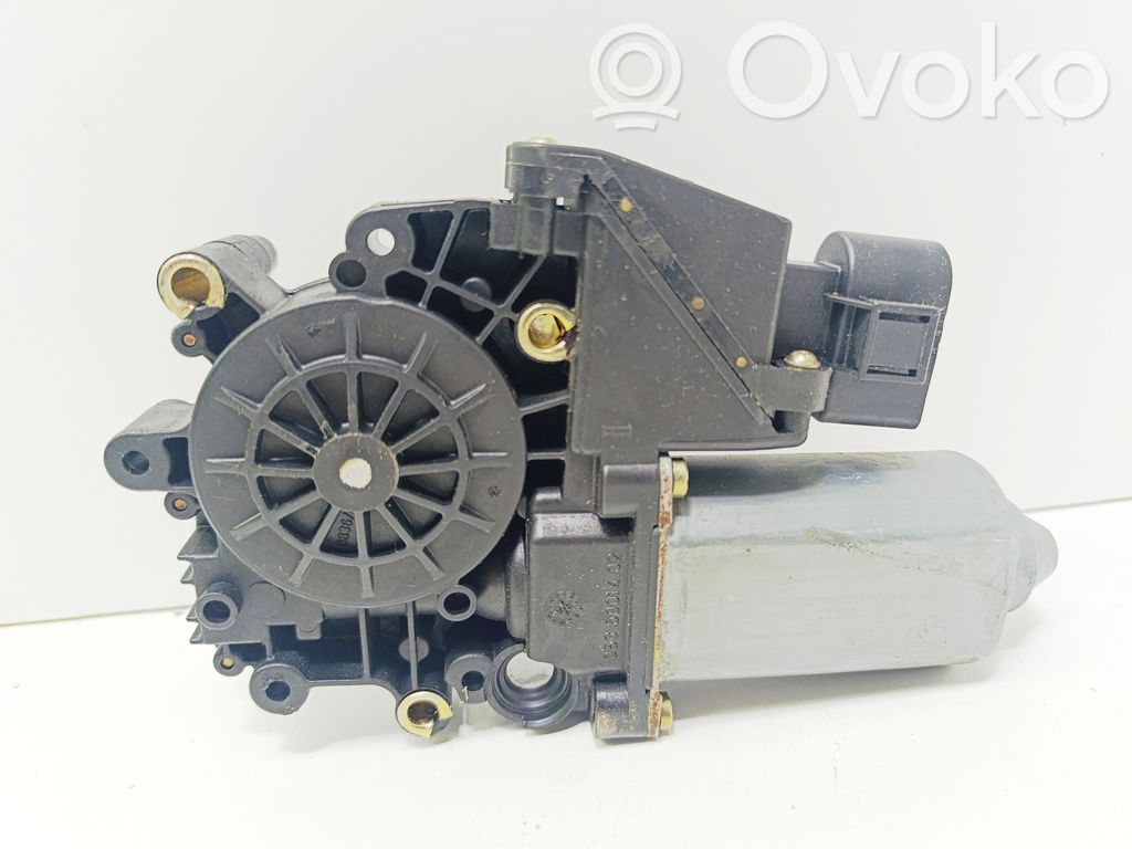Audi A4 S4 B5 8D Front door window regulator motor 