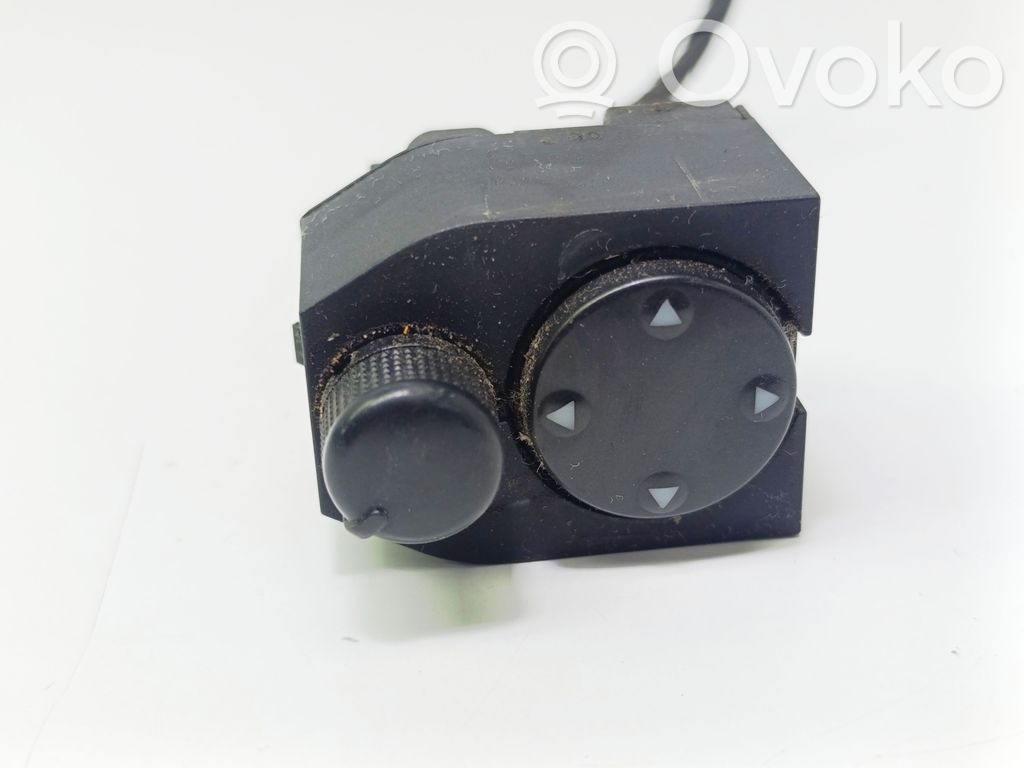 Audi A4 S4 B5 8D Wing mirror switch 