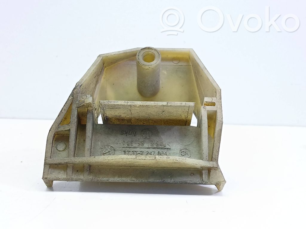 BMW 5 E39 Radiator mount bracket 