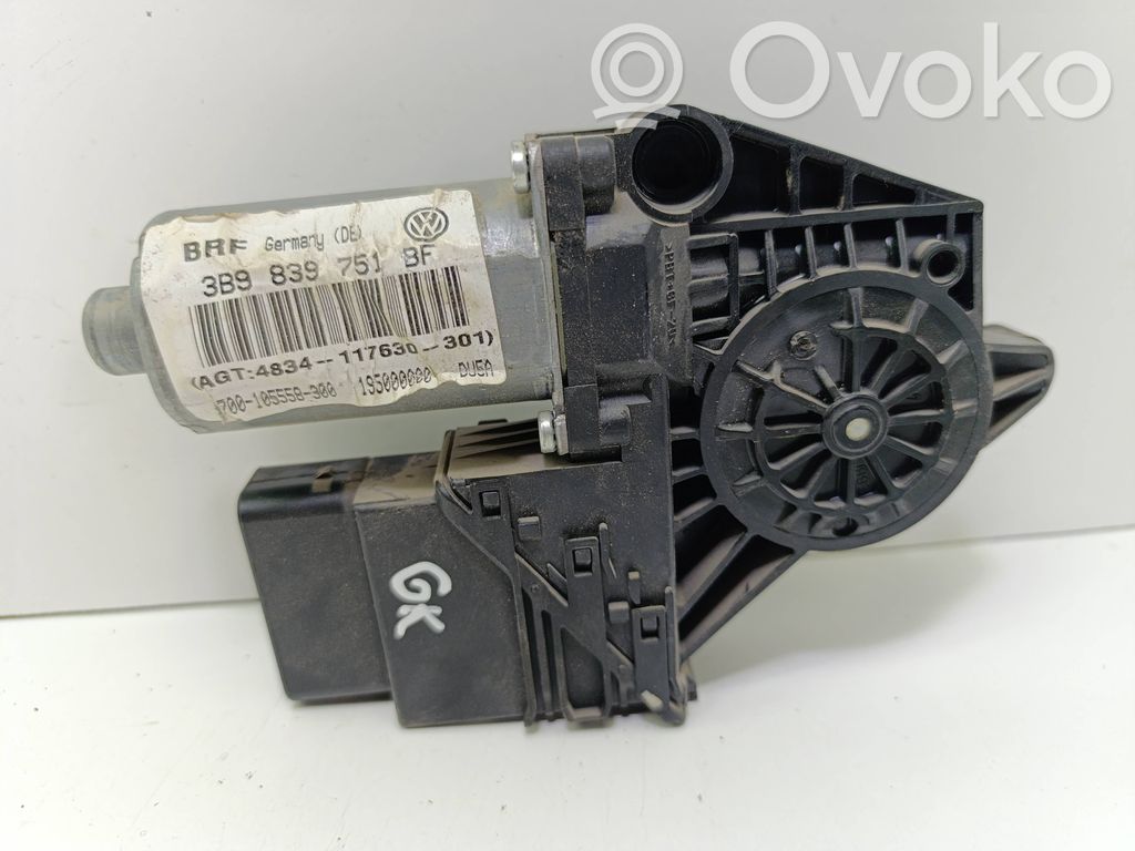 Volkswagen PASSAT B5.5 Silniczek podnoszenia szyby drzwi tylnych 