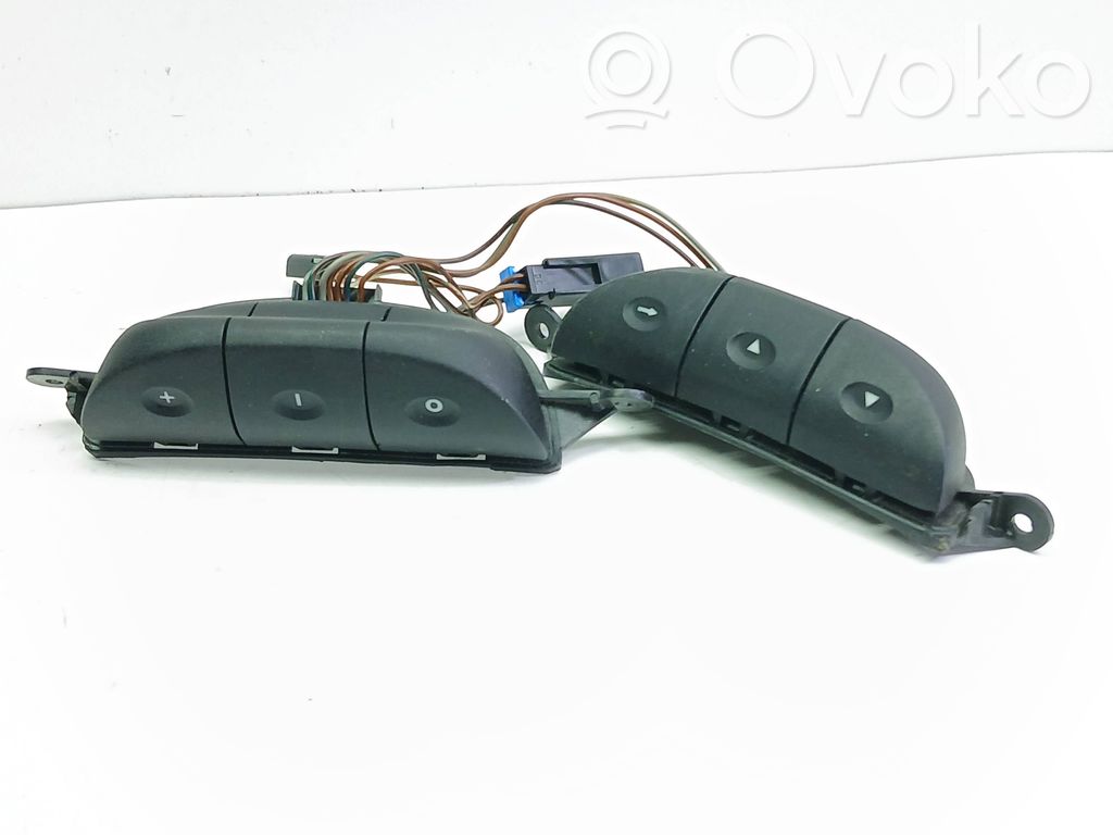 Opel Zafira A Interruptores/botones de la columna de dirección 