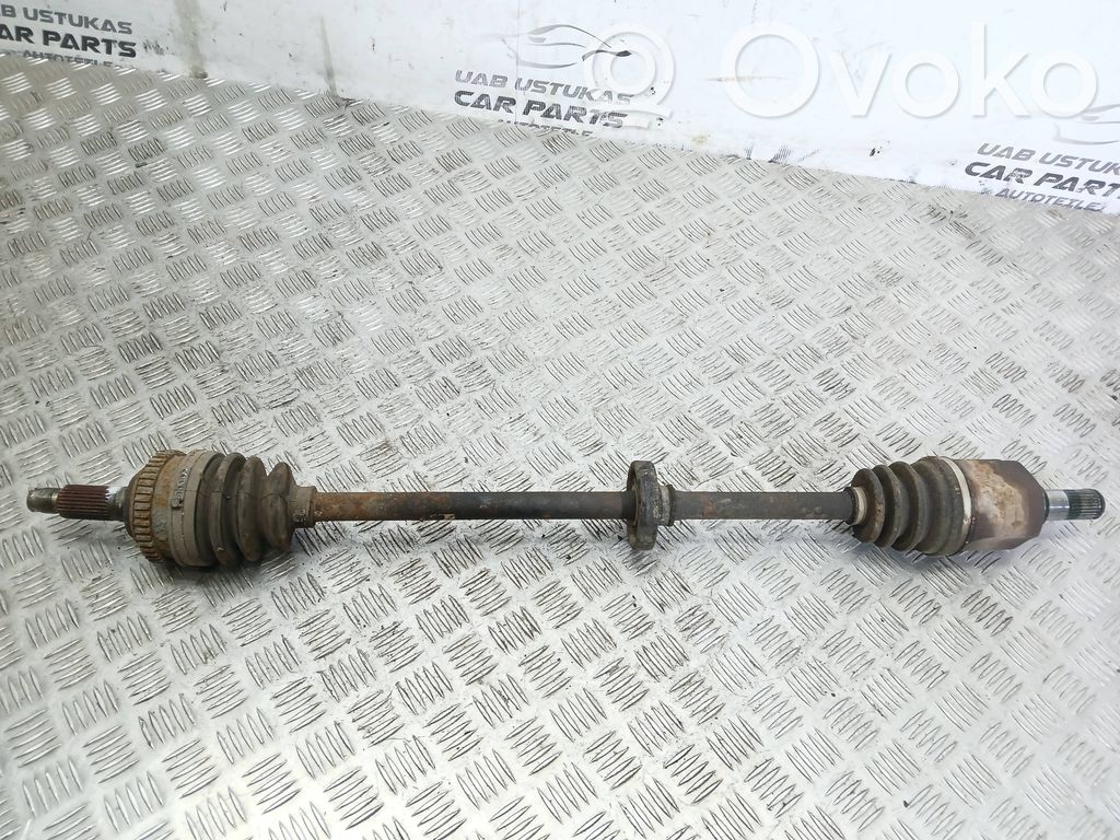 KIA Carens I Arbre d'entraînement avant