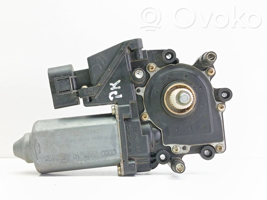 Audi A4 S4 B5 8D Silnik regulatora szyby drzwi przednich 