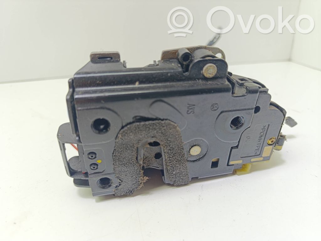 Volkswagen Polo IV 9N3 Etuoven lukko 