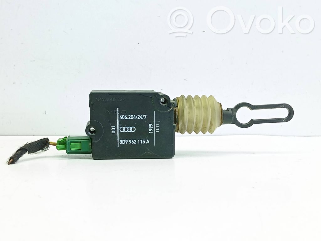 Audi A4 S4 B5 8D Motorino di blocco/chiusura del portellone del bagagliaio