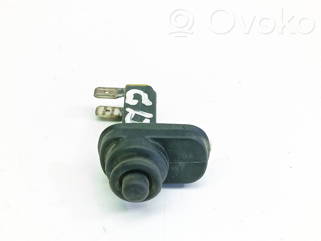 Audi A4 S4 B5 8D Takaoven anturi 