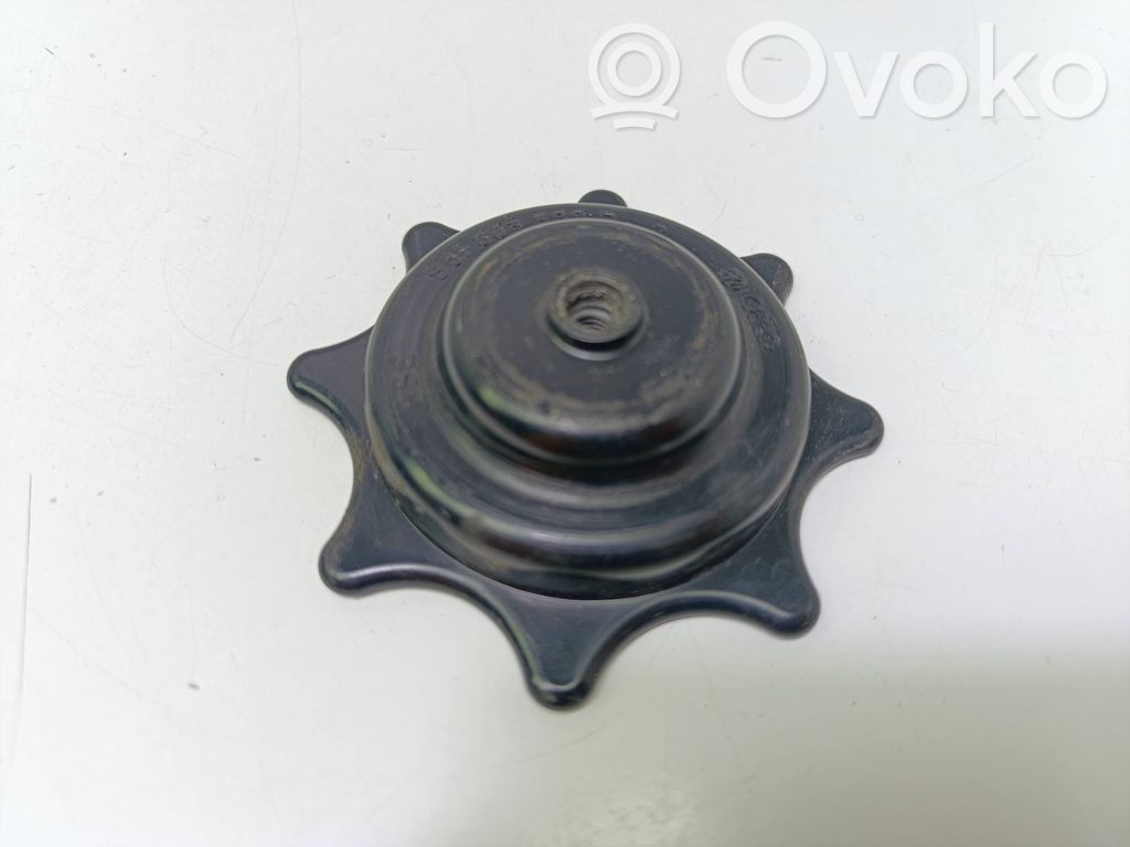 Volkswagen Golf III Boulon de roue de secours