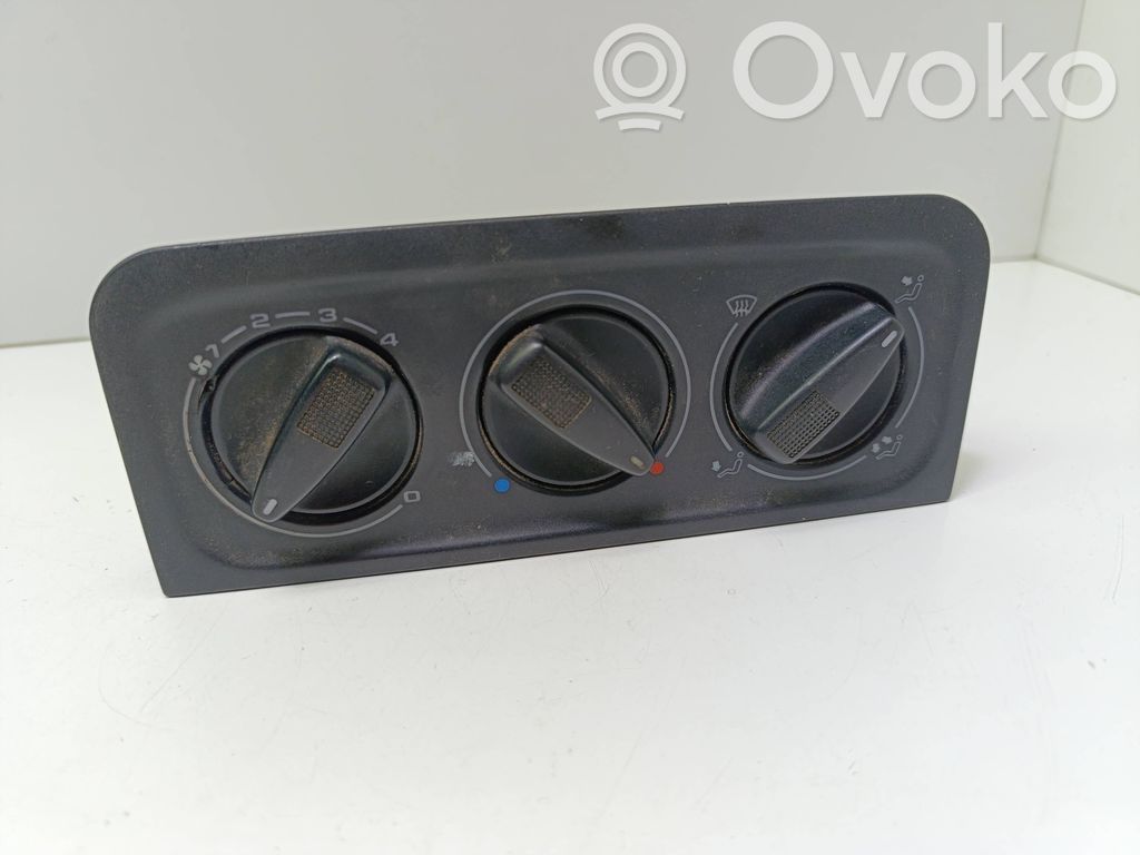 Volkswagen Golf III Unitate control climatizare 