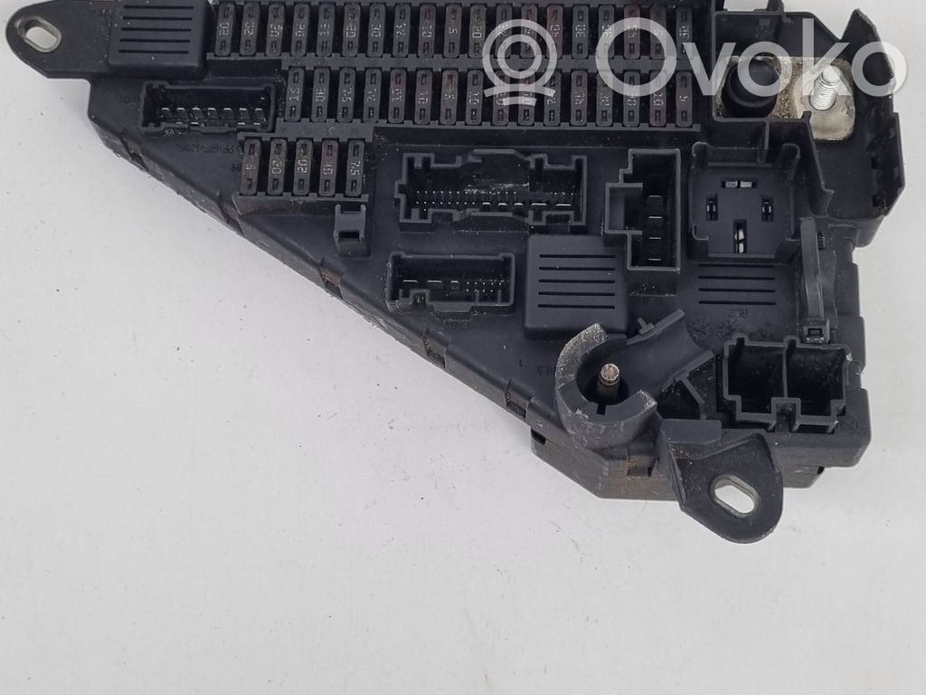 BMW 5 E60 E61 Fuse module 