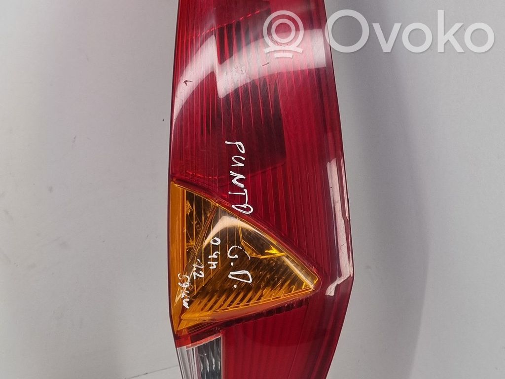 Fiat Grande Punto Lampa tylna 