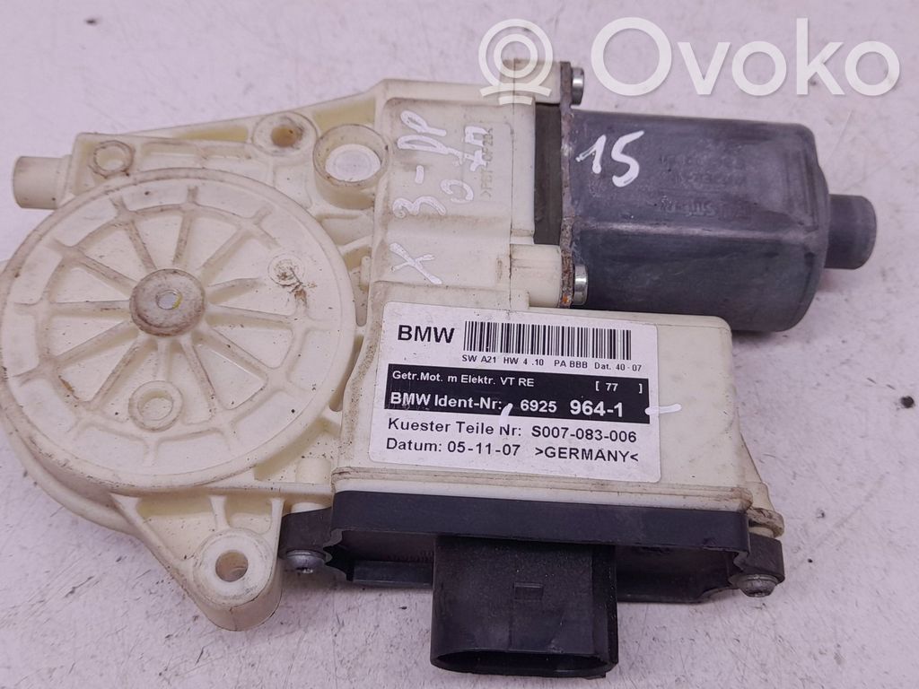 BMW X3 E83 Front door window regulator motor 