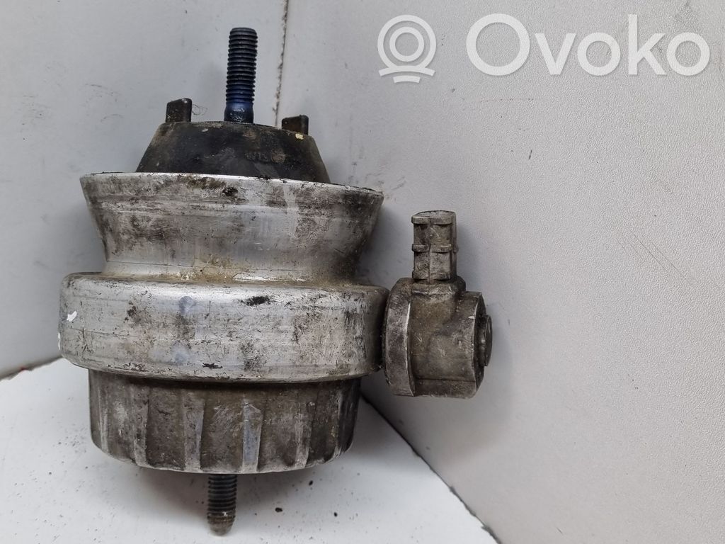 Audi A6 S6 C6 4F Engine mount bracket 