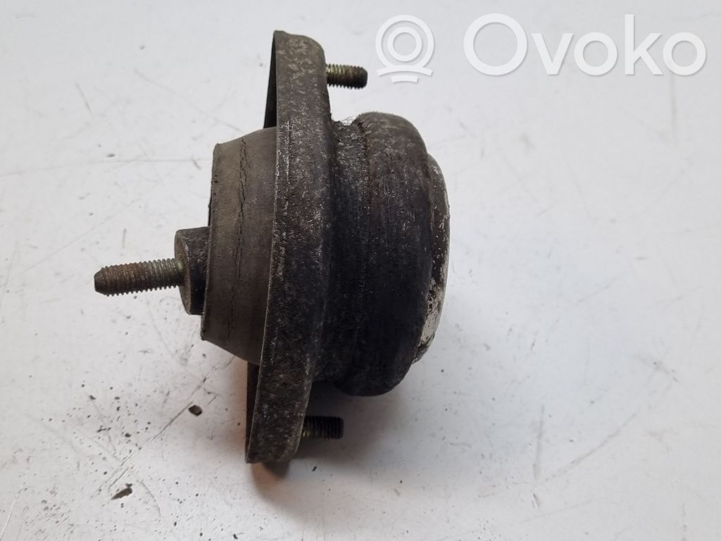Engine mount bracket