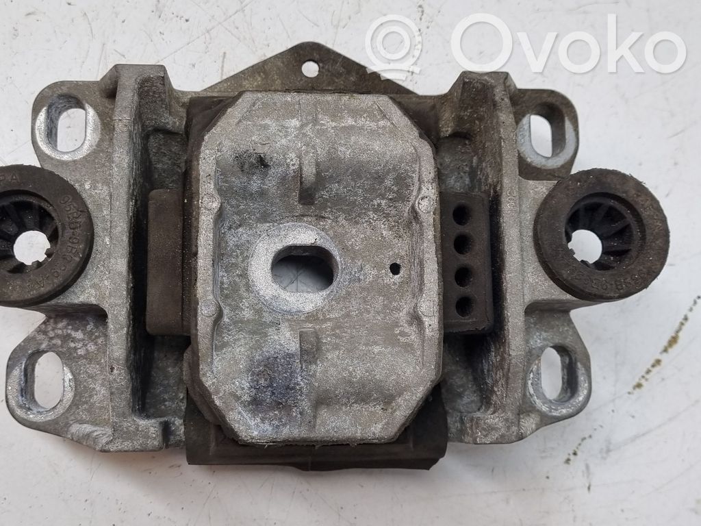 Ford Mondeo Mk III Gearbox mount 