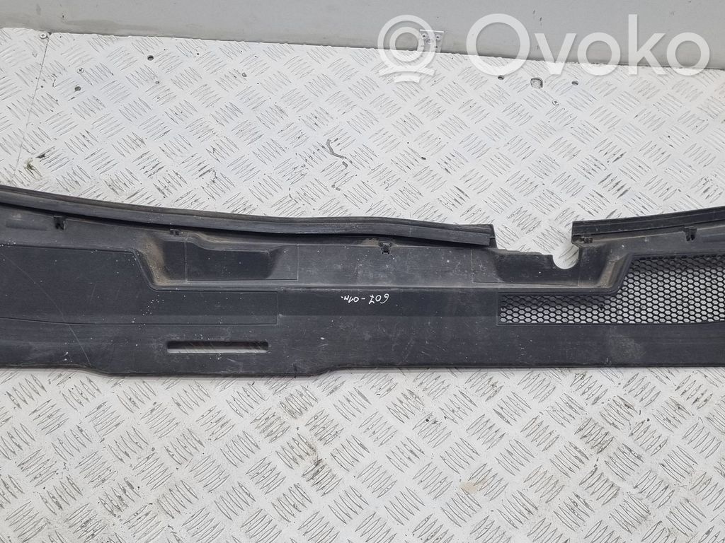 Peugeot 607 Wiper trim 