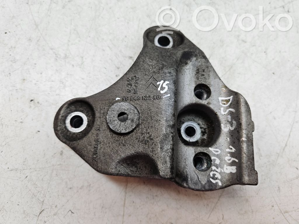 Citroen DS3 Gearbox mounting bracket 