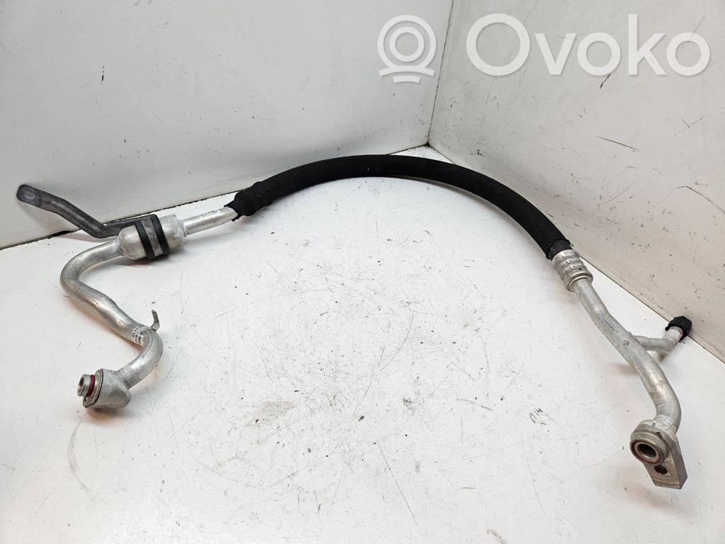 Ilmastointilaitteen putki (A/C)   E1GH19N602CB