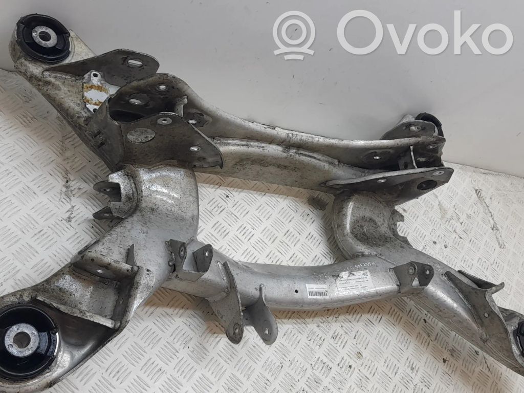 Audi A8 S8 D3 4E Galinis traversas 