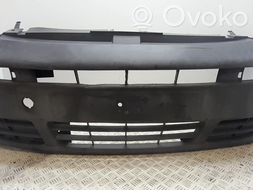 Opel Vivaro Parachoques delantero 