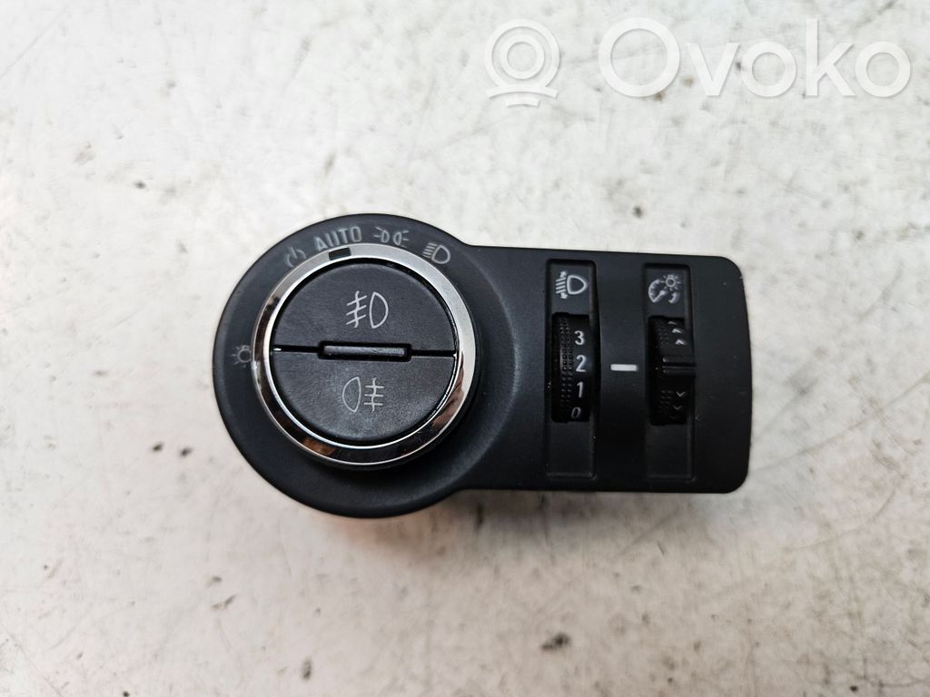 Chevrolet Trax Light switch 